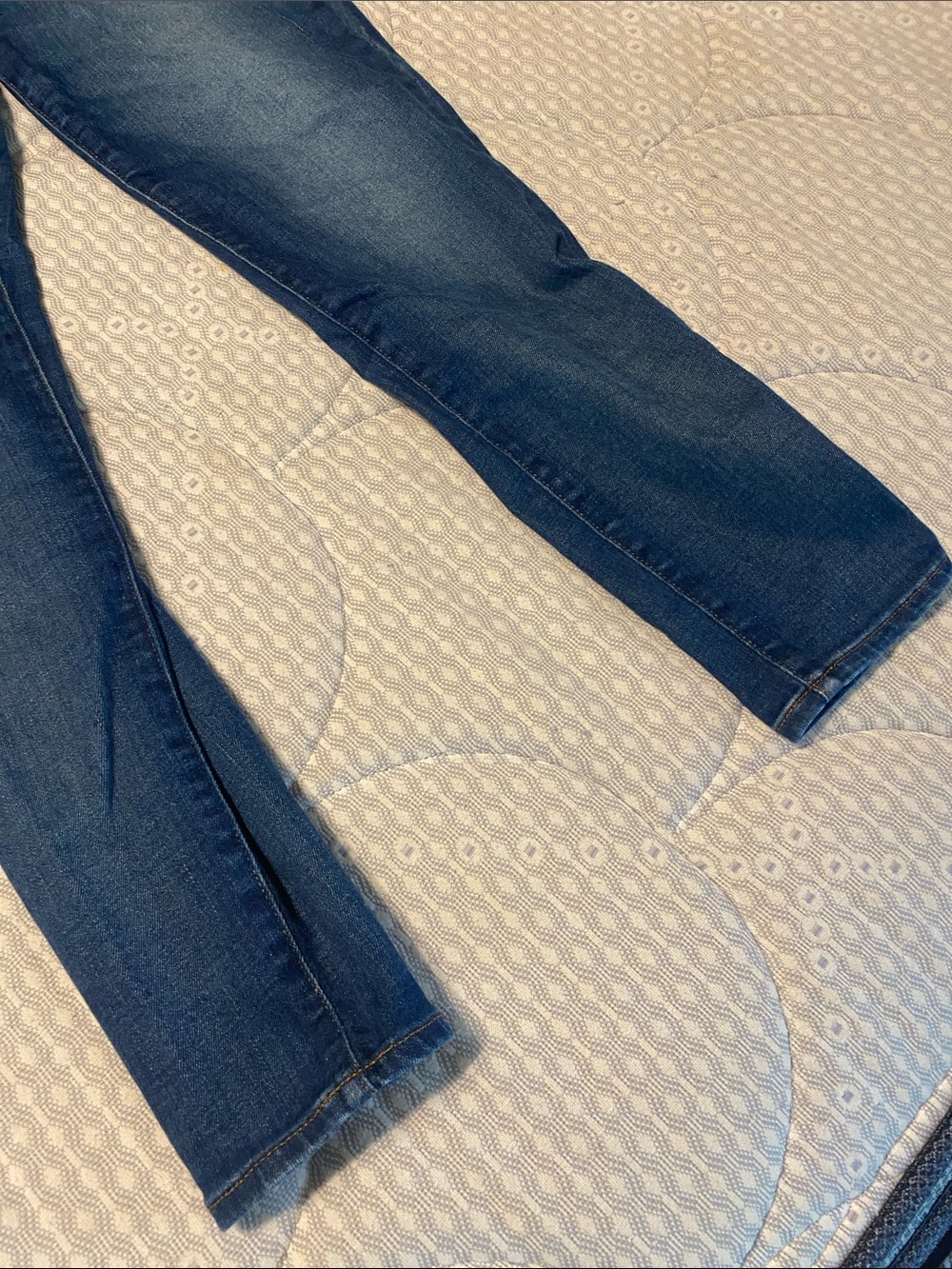 Madewell Women's Skinny Jeans in Deep Indigo Wash - Picture 5 of 6